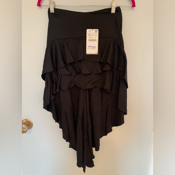 NWT Zara Black High Low Ruffle Detail Skirt, US XS - Picture 5 of 6